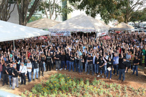 Cerca de dois mil policiais participaram da assembleia