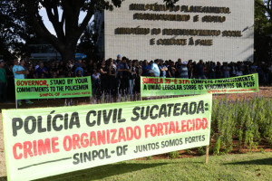 Assembleia e Manifestacao na Esplanada - Paulo Cabral (61)