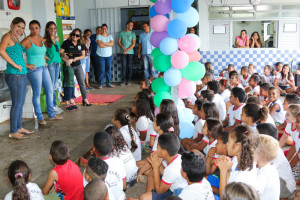 Além dos brinquedos, as crianças tiveram uma tarde inteira dedicada a brincadeiras