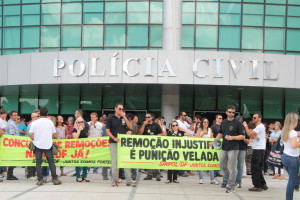 MANIFESTAÇÃO CONTRA REMOÇÕES1 - 04.02.15 - Shirley Marques