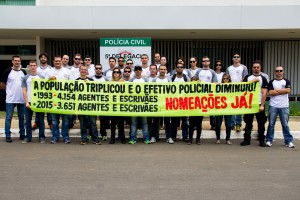 Os policias civis se formaram pela Academia de Polícia do Distrito Federal em maio de 2014 e até hoje não foram nomeados
