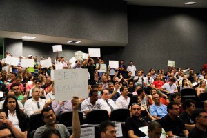 Emendas foram retiradas após reunião na tarde desta terça, 7 de abril
