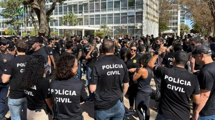 Mais de 500 policiais civis passaram pelo Bloco C da Esplanada nesta sexta, 22.
