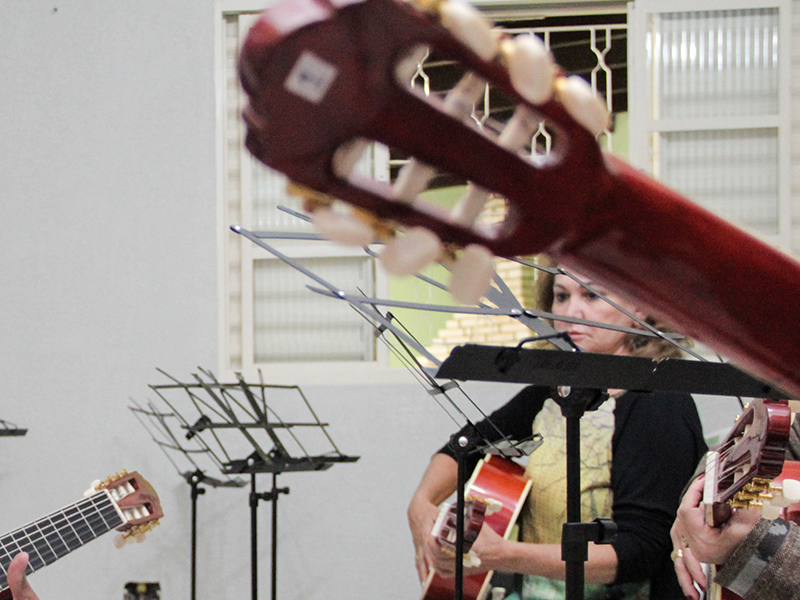 Turmas do curso de Violão no Sinpolzinho ainda têm vagas