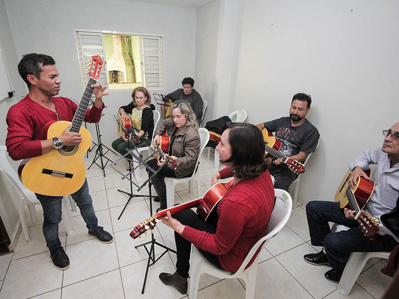 Ingresso em turmas de violão no Sinpolzinho continua aberto