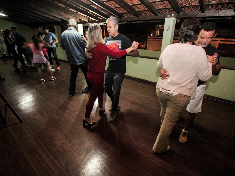 Ainda há turmas disponíveis para Dança de Salão no Sinpolzinho