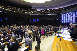 Projeto foi aprovado por unanimidade e ganhou a defesa de vários deputatos de diversos partidos (Fotos: Gustavo Lima/Câmara dos Deputados)