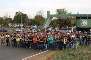 Manifestação na entrada do Complexo da PCDF reuniu cerca de 500 policiais civis para registrar 10º dia de greve