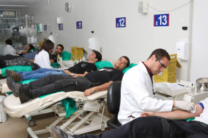 Cerca de 100 policiais civis do DF inscreveram-se para a doação de sangue coletiva